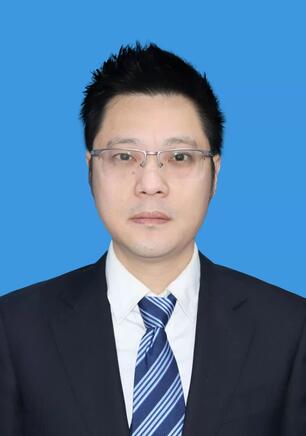 耿飞飞  信息技术科科长