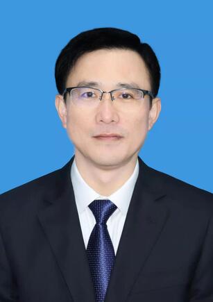 余路 学历教育科科长